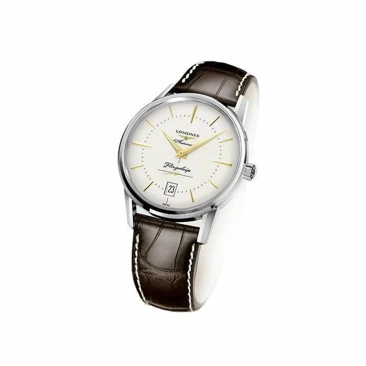 Montre style vintage Longines Flagship Heritage Collection avec cadran blanc et eguilles dorees